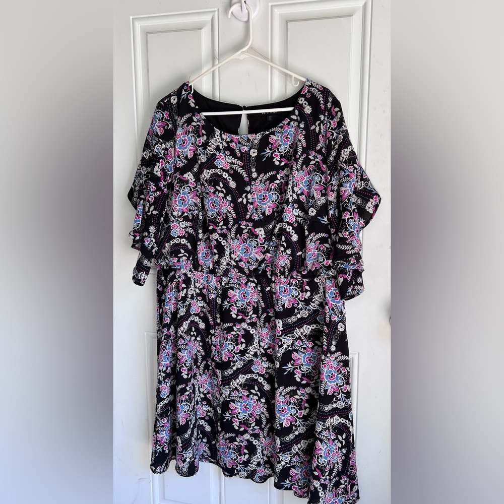 As U Wish dress, size 3X, hits above knee, EUC